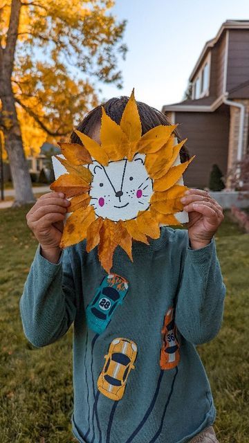 Beth • Little World Wanderers on Instagram: "Every so often, you just want to do a cute craft with your toddler. Leaf lions definitely meet the cute quota. Let's face it, I love intentional handicrafts but I'm also sucker for handprints crafts, adorable paintings, and things worthy of sending to the grandparents. We practiced counting, sorting different color leaves and glueing before my mighty guy took off roaring his way through the neighbor's yard." Adorable Paintings, Mighty Guy, Science Plants, Leaf Projects, Color Leaves, Cute Craft, 3 Bears, Plant Science, Leaf Crafts