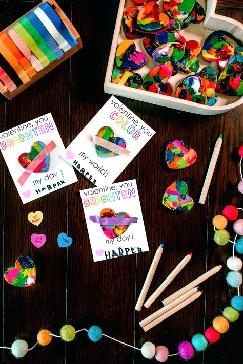 Melted Crayon Heart, Crayon Valentines, Making Crayons, Flower Crafts Kids, Melted Crayons, Crayon Gifts, Diy Crayons, Crayon Heart, Valentine Treat