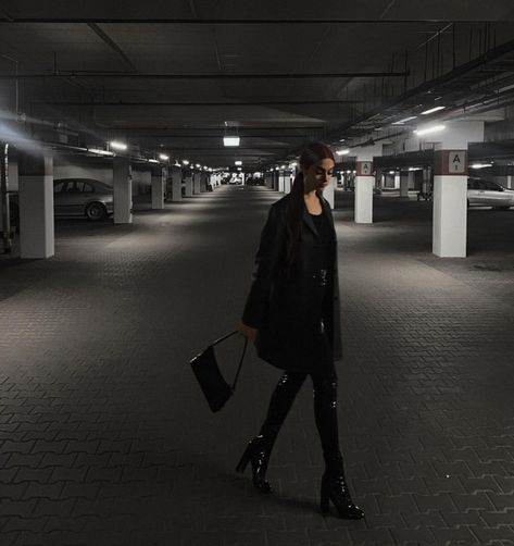 Pictures In Parking Garage, Parking Garage Photoshoot Black Woman, Car Parking Photoshoot, Basement Photoshoot Ideas, Fake Paparazzi Photos Aesthetic, Parking Garage Photoshoot With Car, Parking Garage Shoot, Car Garage Photoshoot Ideas, Parking Photoshoot Ideas