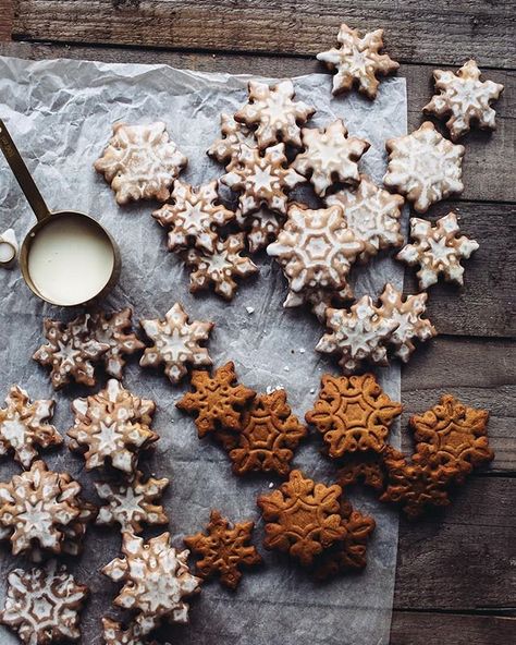 Lemon & Cardamom Gingerbread Cookies - Izy Hossack - Top With Cinnamon Cookies Gingerbread, Christmas Gingerbread Cookies, Ginger And Cinnamon, Lemon Glaze, Gingerbread Recipe, Gingerbread Cookie, Noel Christmas, Tea Cakes, Christmas Gingerbread