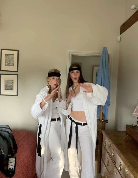 Karate Halloween Costume, Sports Duo Costumes, Kung Fu Costume, Sports Day Costume, Sports Themed Party Outfit, Kung Fu Panda Costume, Costume Duos, Kung Fu Outfit, Halloween 2000s