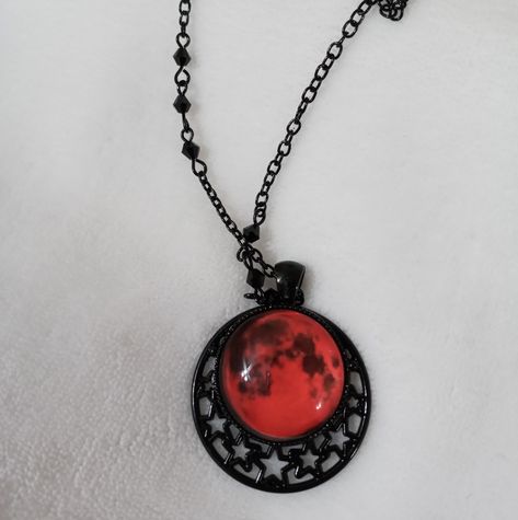 Red Crescent Moon Star Necklace Red Moon Necklace, Pretty Jewellery Necklaces, Black And Red Accessories, Red Crescent Moon, Red Jewelry Necklace, Red Crescent, Witchy Outfits, Moon Star Necklace, Pretty Jewelry Necklaces