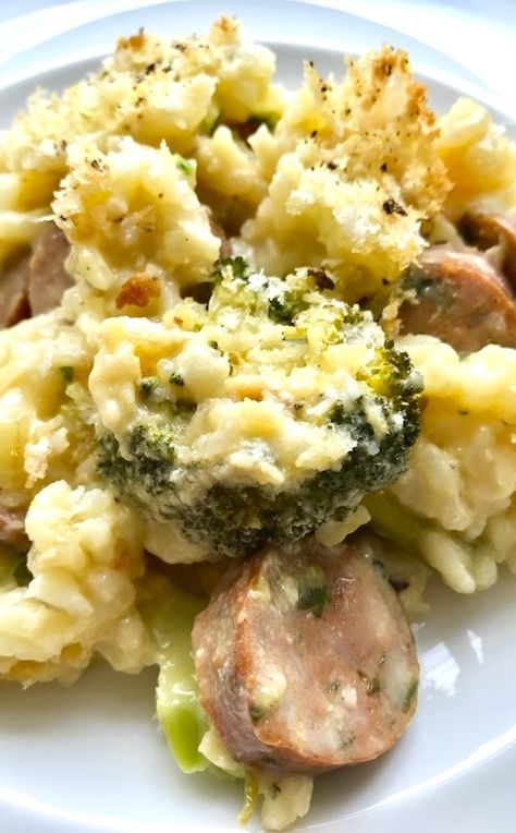 This the the holy grail of EASY Family Dinners - make ahead, 1-dish meal, healthy broccoli, hearty sausage, cheesy goodness.  You will love it, the kids will love it, win, win, win!  #dinnerwithkids #easydinners #momdinners #faimlydinners #broccolirecipes Sausage Rice Broccoli, Sausage Broccoli Rice, Cheesy Sausage Rice, Meat Casseroles, Rice Casseroles, Creamy Casserole, Casserole With Sausage, Sausage Broccoli, Busy Mom Recipes