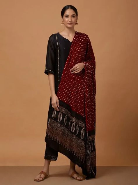 15 Indian Outfit Ideas & Festive Outfits | magicpin blog Kurti Simple, Indian Outfit Ideas, Womens Fashion Leggings, Modal Silk Dupatta, Festive Outfits, Bandhani Dress, Simple Kurta Designs, Long Kurti Designs, Casual Indian Fashion