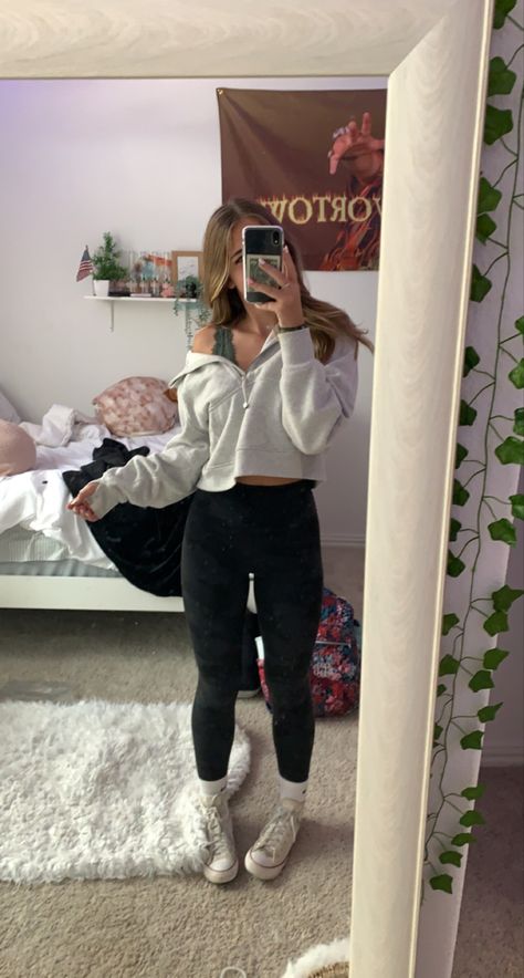 Woman Leggings, Simple Outfits For School, Cute Outfits With Leggings, Outfit Inspo Casual, Casual Preppy Outfits, Cute Lazy Day Outfits, Trendy Outfits For Teens, Cute Lazy Outfits, Casual School Outfits