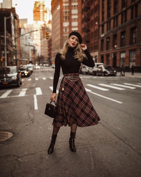 Maxi Skirt Fall, Midi Outfits, Dress Code Casual, Trendy Spring Outfits, Dark Academia Fashion, Spring Work Outfits, Academia Fashion, Look Retro, Cute Spring Outfits