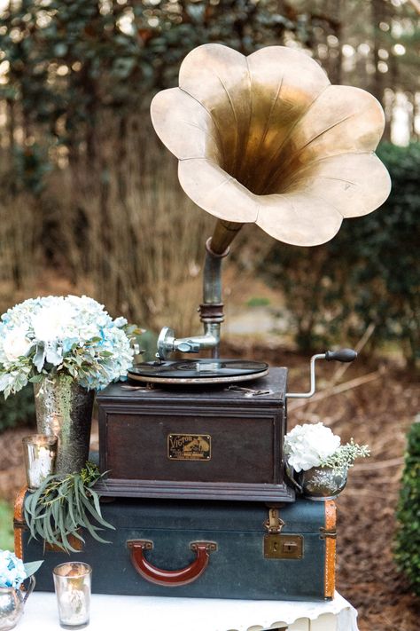 Vintage Cake Display Popular Wedding Themes, Edwardian Wedding, Music Themed Wedding, Wedding Cake Toppers Unique, Vintage Wedding Theme, Victorian Wedding, Vintage Wedding Decorations, Marquee Wedding, Vintage Style Wedding