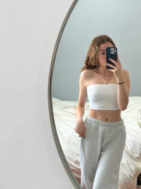 cozy outfit, sweatpants outfit, tube top outfit, comfy outfit Tube Top And Sweatpants Outfit, Baggy Sweatpants With Crop Top, Tube Top Sweatpants Outfit, Tanktop Sweatpants Outfit, Felicity Aesthetic, Sweatpants Crop Top Outfits, Sweatpants With Crop Top, Crop Top With Sweatpants, Tube Top And Sweatpants