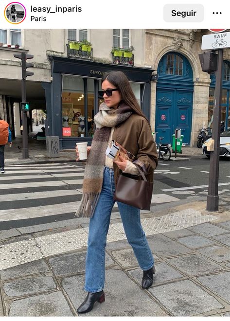 Paris Outfit Ideas, Jeans Outfit Fall, Street Style Fall Outfits, French Outfit, Simple Fall Outfits, Street Style Parisian, Europe Outfits, Italy Outfits, Fall Jeans