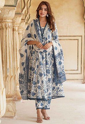 Casual Salwar Suits: Buy Latest Indian Designer Casual Salwar Kameez Online - Utsav Fashion Floral Anarkali, Design Kurta, Kurti Sets, Printed Anarkali, Cotton Anarkali, Kurta Style, Kurta Design, Kurta Palazzo, Anarkali Kurta