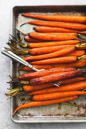 Grandmothers Recipes, Brown Sugar Roasted Carrots, Easter Dinner Menus, Brunch Easter, Pasta Vegetariana, Easter Side Dishes, Cakes Decorating, Easter Lunch, Easter Menu