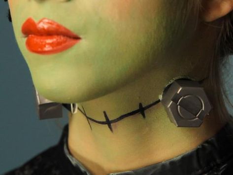 Frankenstein Neck Bolts Diy, Frankenstein Costume Diy, Frankenstein Halloween Makeup, Frankenstein Makeup, Bride Of Frankenstein Costume, Unique Halloween Makeup, Frankenstein Costume, Creepy Halloween Makeup, Cute Halloween Makeup