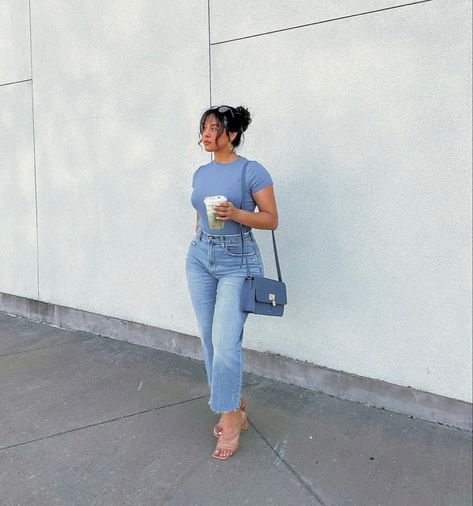 Classy Flowy Outfits, Modest Fashion Outfits Jeans, 30 Style Clothes, Fancy Outfits Plus Size, Bad And Bougie Outfits, No Effort Outfits, Casual Style Black Women, Modest Outfits Black Women Summer, Casual Chic Outfits Summer Classy Street Styles