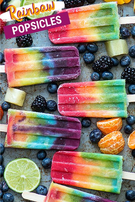 Learn how to make the Pinterest famous Rainbow Popsicles! Make your own homemade rainbow popsicles with lots of fresh fruit! #rainbow #popsicles #rainbowfood #rainbowpopsicles Popsicle Recipe For Kids, Rainbow Popsicles, Fresh Fruit Smoothies, Fruit Popsicles, Homemade Popsicles, Ice Lolly, Läcker Mat, Popsicle Recipes, Summer Snacks