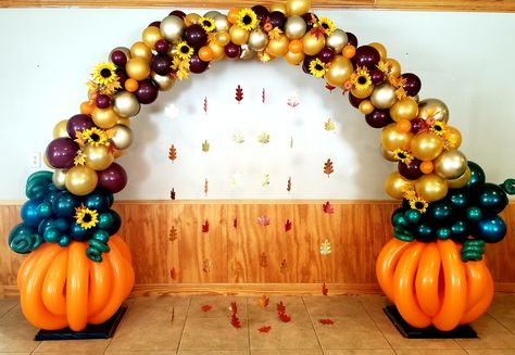 Fall Balloon Arrangements, Fall Pumpkin Balloon Arch, Autumnal Balloon Arch, Fall Themed Balloon Decor, Fall Fest Balloon Arch, Fall Balloons, Thanksgiving Photoshoot, Thanksgiving Balloons, Organic Balloon Arch