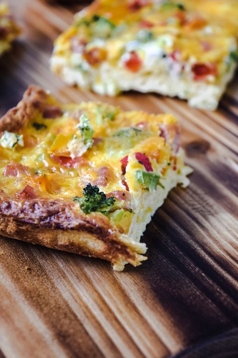 Quiche Recipes Easy Crescent Rolls, Quiche Using Crescent Rolls, Quiche Recipes Croissant Crust, Quiche Made With Crescent Rolls, Croissant Crust Quiche, Breakfast Pie Quiche, Brunch Crescent Roll Recipes, Crescent Dough Breakfast Recipes, Dough Sheet Breakfast Recipes