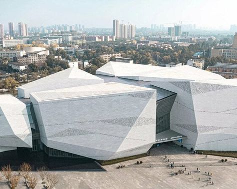 chengdu natural history museum resembles a monolithic landform Nature Museum, H Design, Natural History Museum, Chengdu, Exhibition Space, History Museum, Architectural Design, Glass House, Mountain Landscape