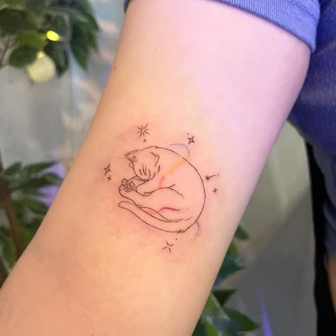 Line Art Tattoo, See Tattoo, Cute Cat Tattoo, Cat Tattoo Small, Hand And Finger Tattoos, Petite Tattoos, Cat Tattoo Designs, Cute Tiny Tattoos, Line Art Tattoos