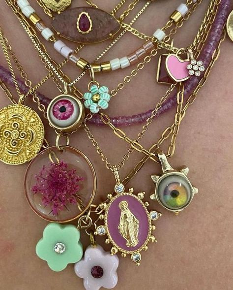 Colourful Jewellery Aesthetic, Luna Lovegood Harry Potter, 2000s Jewelry, Luna Lovegood, Dope Jewelry, Harry Potter Series, Stacked Jewelry, Jewelry Lookbook, Funky Jewelry