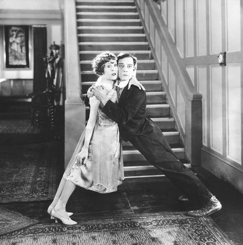 A Collection Of Silent Movie GIF Metaphors For Teaching Life - Make Some Yourself With The Tag #edmoviegif Janet Gaynor, Silent Comedy, Lillian Gish, Comic Ideas, Buster Keaton, Christopher Reeve, Silent Film Stars, Photographie Portrait Inspiration, Film Star