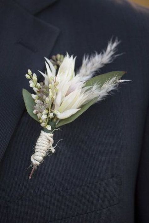 alternative wedding trend pampas grass #weddingbouquet #wedding #bouquet #boho Grass Wedding, Groom Boutonniere, Blush Bride, Boutonniere Wedding, Wedding Cake Designs, Bridal Flowers, Alternative Wedding, Groom And Groomsmen, Pampas Grass