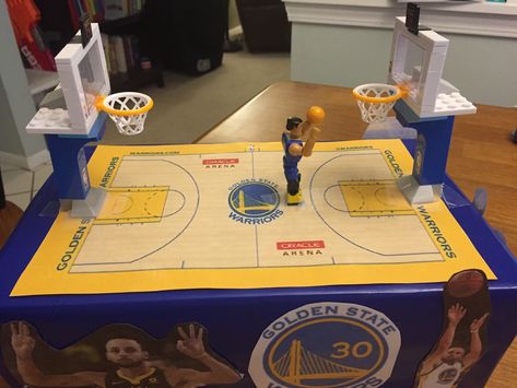 Golden State Warriors Valentine box Basketball Court Valentine Box Ideas, Basketball Valentine Boxes, Golden State Warriors Party, Valentine Boxes For School, Independence Day Activities, Kids Valentine Boxes, Valentine Kids, Valentine Card Box, Box Valentine