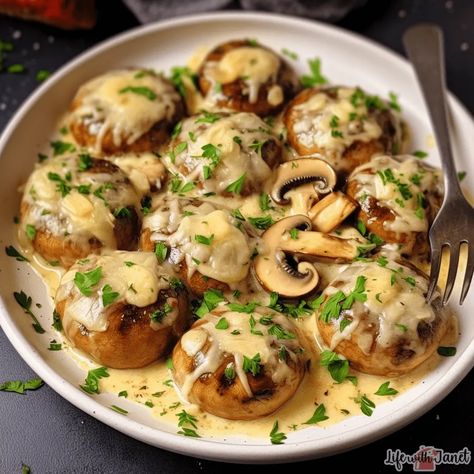 Garlic Parmesan Mushrooms Garlic Parmesan Mushrooms, Parmesan Mushrooms, Mushroom Dish, Creamy Parmesan, Garlic Mushrooms, Baked Pork Chops, Creamy Mushrooms, Creamy Pasta, Creamy Garlic