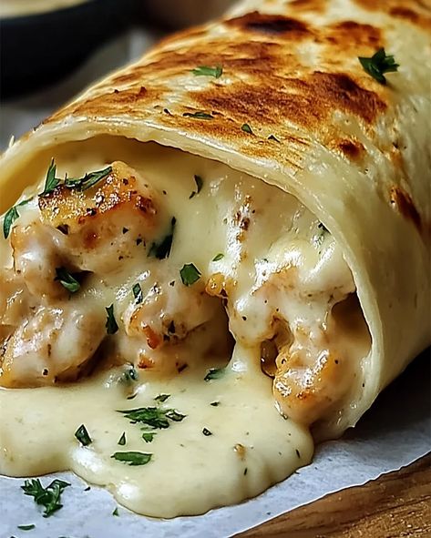 Cheesy Garlic Chicken Wraps Recipe – Quick & Easy Meal Cheesy Garlic Chicken, Cheesey Chicken, Chicken Wrap Recipes, Country Food, Pre Cooked Chicken, Cheese Wrap, Chicken Wrap, Cheesy Recipes, Fresh Spinach