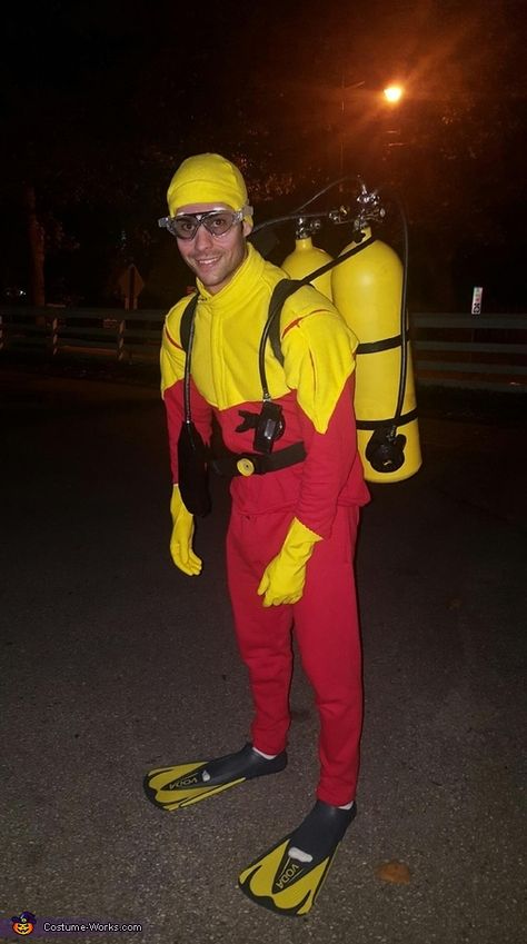 Scuba Steve - 2019 Halloween Costume Contest Scuba Steve Costume Diy, Scuba Steve Costume, Adam Sandler Costume Ideas, Adam Sandler Costume, Steve Costume, Hubie Halloween, Scuba Steve, Diy Costume Ideas, Cher And Dionne