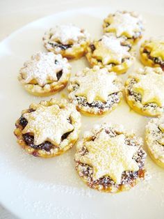 Minced Pies Christmas, Mince Pies Recipe, Candied Peel, Christmas Mince Pies, British Sweets, Mince Pie Recipe, Mince Pies Christmas, British Christmas, British Cooking