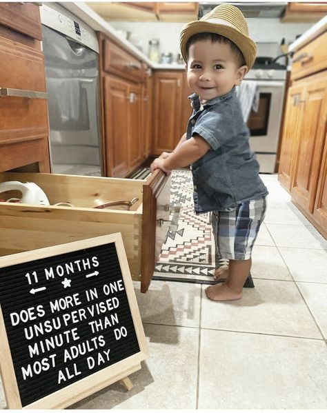 9 Month Old Milestones Pictures, 11 Month Old Pictures, 11 Month Old Photoshoot Ideas, 11 Month Letter Board Ideas, Five Month Old Letter Board, 10 Month Letter Board Ideas, 11 Month Old Photo Ideas, 11 Month Old Picture Ideas, One Year Old Letter Board Ideas