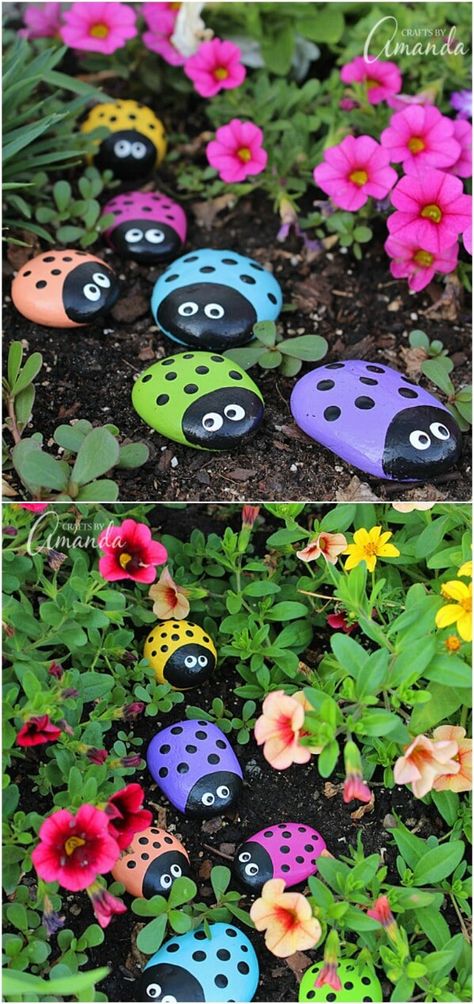 40 Gorgeous DIY Stone, Rock, and Pebble Crafts To Beautify Your Life {With tutorial links} Fall is my favorite time for outdoor DIY projects. It’s not too hot and there’s just something about landscaping against those beautiful fall colors that I really love. If that’s true for you, I’ve got a great collection crafts for you to try. #diy crafts #stone #pebble #rock #repurpose #decor #decorating #creative #handmade Pebble Crafts, Tre Kunst, Ladybug Rocks, Jardim Diy, نباتات منزلية, Art Pierre, Rock And Pebbles, Diy Bricolage, Outdoor Diy Projects