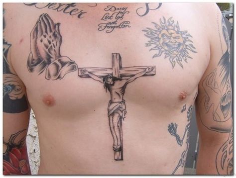 Wooden Cross Tattoos, Back Cross Tattoos, Jesus On Cross Tattoo, Cool Cross Tattoos, Chest Tattoo Quotes, Cross Tattoo Neck, Simple Cross Tattoo, Tatuagem Masculina Pequena, Celtic Cross Tattoos