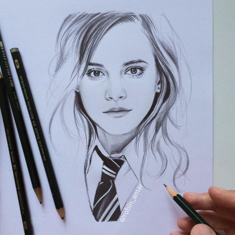 #Portrait of Hermione Granger AKA Emma Watson by #artist Robin Amar from #France(📷robin_amar) #Pencil #pencilart #drawing #art #pencildrawing #harrypotter #emmawatson Emma Watson Sketch, Hermione Granger Drawing, Harry Potter Portraits, Harry Potter Sketch, Harry Potter Art Drawings, Desenhos Harry Potter, Harry Potter Artwork, Girl Drawing Sketches, Harry Potter Drawings