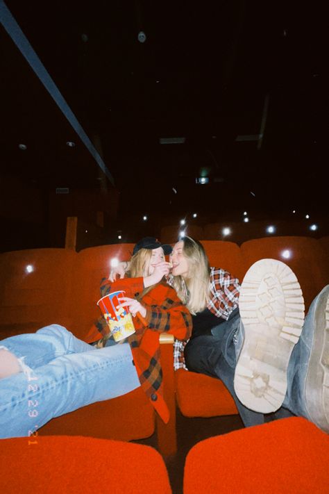 cinema evening friends aesthetic bff sisters Friends Watching Movies Aesthetic, Friends Skateboarding, Cinema Date Outfit, Watching Movies Aesthetic, Best Friends Movie, Cinema Outfit, Movies Theater, Beautiful Movies, Movie Theater Aesthetic