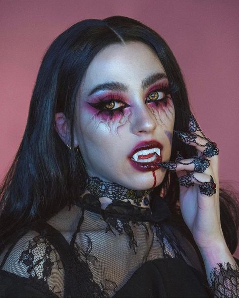 Dani Mara on Instagram: “Had to bring back this TVD inspired vampire look 🦇 🩸 • Details: @morphebrushes white concealer @anastasiabeverlyhills eye primer, brow…” Vampyr Smink, Vampire Costume Women, Vamp Makeup, Vampire Makeup Ideas, Vampire Makeup Looks, Vampire Makeup Halloween, Makeup Ideas For Halloween, Halloweenský Makeup, Vampy Makeup