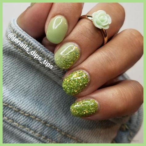 Peridot Nails, Birthday Nail Designs, August Nails, Hello August, Peridot Color, Powder Manicure, Month Of August, Manicure Inspiration, Glamour Nails