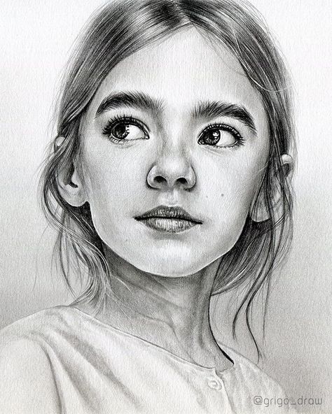 How To Draw A Realistic Self Portrait, Portraits Sketches Pencil, Shading A Face Drawing, Face Drawing Realistic Portraits, Easy Portraits To Draw, Drawing Of A Woman Face, Womens Faces Drawing, How To Draw A Woman Face, Easy Portrait Drawing Step By Step