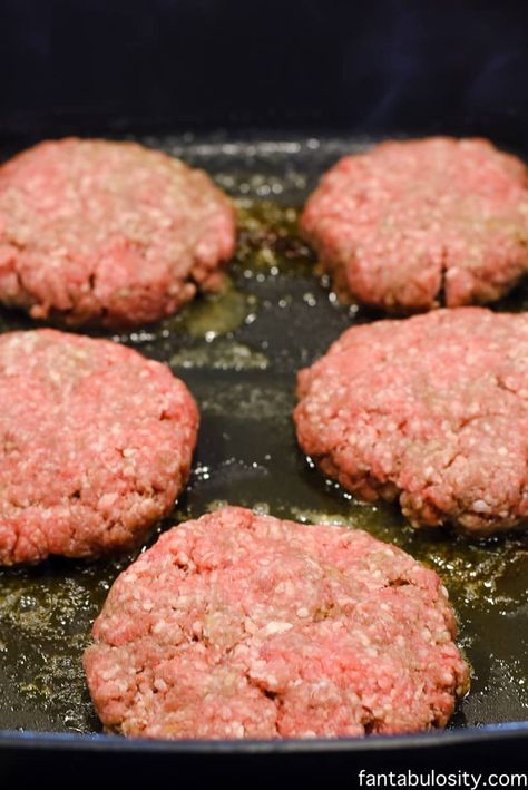 Electric Skillet Hamburgers Blue Cheese Burgers Recipes, Whiskey Burger, Skillet Burgers, Best Cheeseburger Recipe, How To Cook Hamburgers, Electric Skillet Recipes, Blue Cheese Burgers, Hamburger And Fries, Cheeseburger Recipe