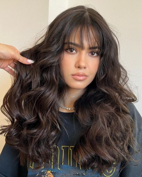 Bangs Wavy Hair, Fall Hair Cuts, Curls For Long Hair, Hair Adviser, Trendy Hairstyle, How To Style Bangs, Long Hair With Bangs, Trendy Haircuts, Hairdo For Long Hair