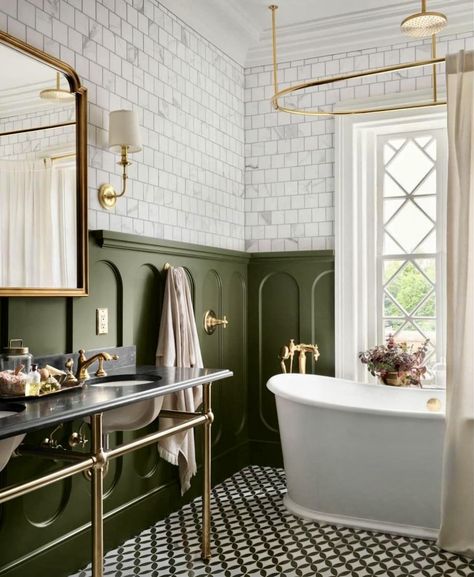 Joanna Gaines Bathroom, Fixer Upper Designs, Edwardian Bathroom, Victorian Style Bathroom, Vintage Style Bathroom, Victorian Bathroom, Chip And Joanna Gaines, Upstairs Bathrooms, Stylish Bathroom