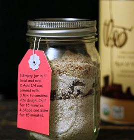 Vegan Richa: Oat Almond Chocolate Chunk Cookies and Cookie Mix in a Jar. Glutenfree Oilfree Vegan recipe Mason Jar Cookie Recipes, Cookie Mix In A Jar, Cookie Jar Gifts, Christmas Jar Gifts, Brownies In A Jar, Mix In A Jar, Vegan Christmas Cookies, Mason Jar Cookies, Almond Chocolate