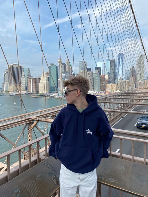 Nyc Photo Ideas Men, Nyc Poses, Nyc Picture Ideas, Template Cc, New York Photo Ideas, Nyc Photo Ideas, New York Streetwear, New York Vibes, Ny Trip