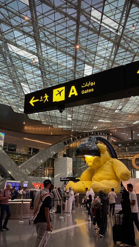 Modern Airport Design, Qatar Airport Aesthetic, Qatar International Airport, Doha Airport Aesthetic, Doha International Airport, Dubai Airport Snap, Dubai Airport Aesthetic, Overseas Aesthetic, Doha Qatar Airport