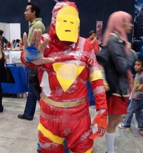 Fun 'N' Frolic: 10 Times Cosplayers Got It Wrong Iron Man 3 Poster, Halloween Costume Fails, Cosplay Fail, Bad Cosplay, Buu Dbz, Nerdy Kid, Zoroark Pokemon, Iron Man Cosplay, Best Cosplay Ever