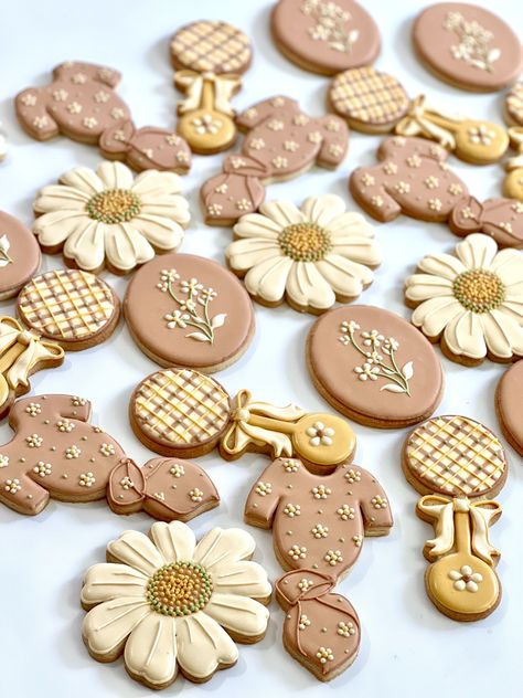 Daisy Baby Shower Cookies, Boho Cookies Baby Girl, Baby Girl Cookies For Showers, Baby Shower Sugar Cookies Girl, Wildflower Baby Shower Cookies, Baby In Bloom Baby Shower Theme, Boho Baby Shower Cookies, Baby Shower Cookies For Girl, Baby In Bloom Cookies