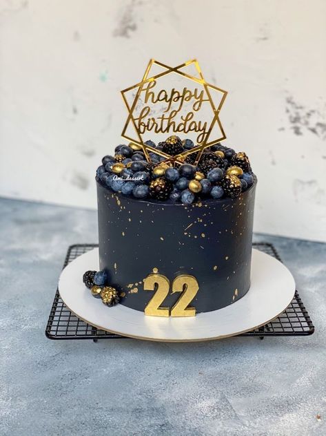 Men's Birthday Cake Ideas Simple, Birthday Cakes For Men 22, 22 Birthday Cake For Him Boyfriends, Black And Blue Cake For Men, Teen Boy Birthday Cake Ideas, 22 Birthday Cake Men, Cake For Gym Lover, Birthday Cake Beer, Black And Gold Birthday Cake