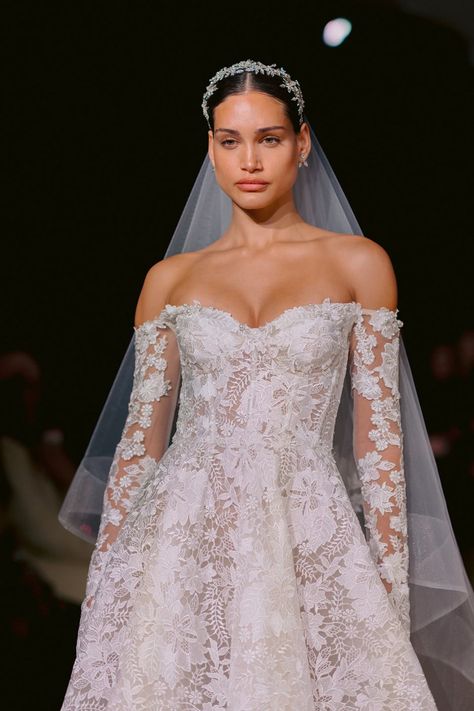 Berta FW24 Runway - Larisa Shorina Brides Dresses 2024, Fw24 Runway, New York Runway, Sicily Wedding, Branded Outfits, Couture Bridal Gowns, Wedding 2025, Couture Gowns, Glitz And Glam