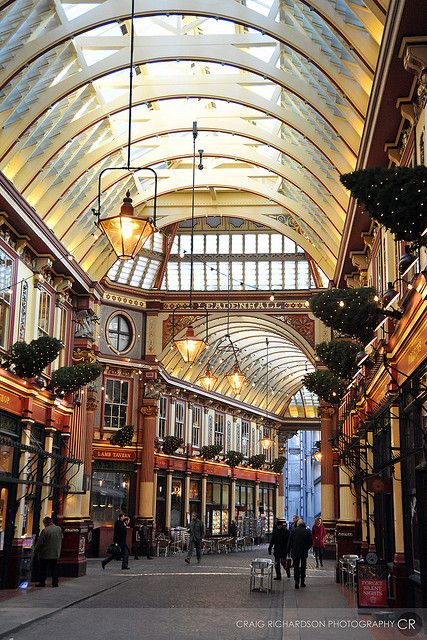 Leadenhall Market, London    		A covered market in the City of London, located in Gracechurch Street. Leadenhall Market London, The Leaky Cauldron, Film Harry Potter, Leaky Cauldron, Kentish Town, Philosopher's Stone, London Guide, Diagon Alley, City Of London