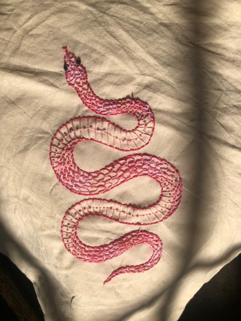 Snake Embroidery Shirt, Snake Cross Stitch Pattern, Couching Embroidery, Embroidered Snake, Snake Embroidery, Clothes Embroidery Diy, Beadwork Embroidery, Pink Snake, Embroidery Tshirt